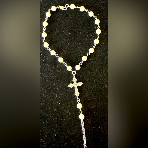 Ankle /Bracelet Rosary Cross faux pearls & crystals in silvertone 91/2” - Picture 1 of 9